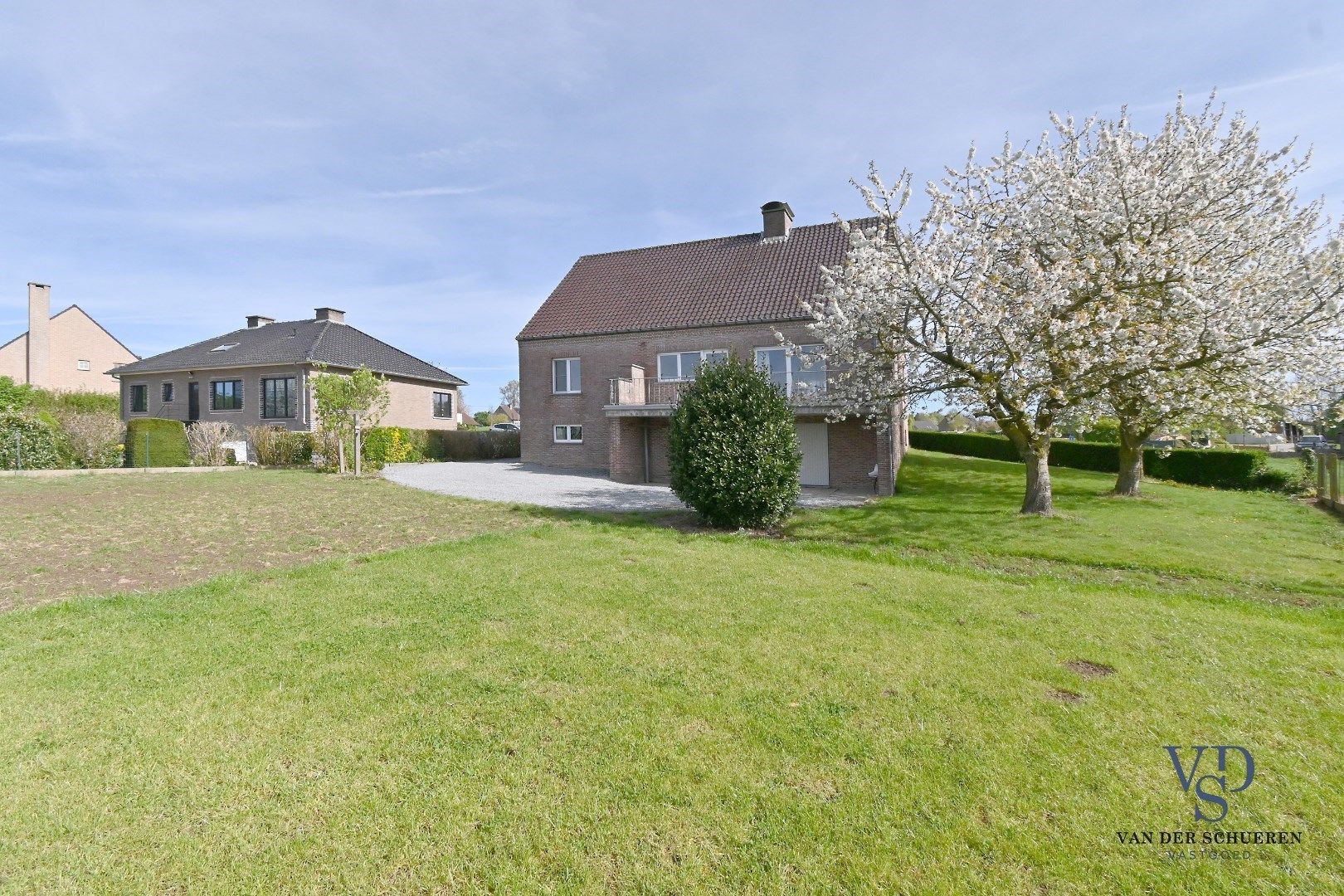 Ruime woning op unieke locatie in het groen, vlakbij Dikkele foto 32