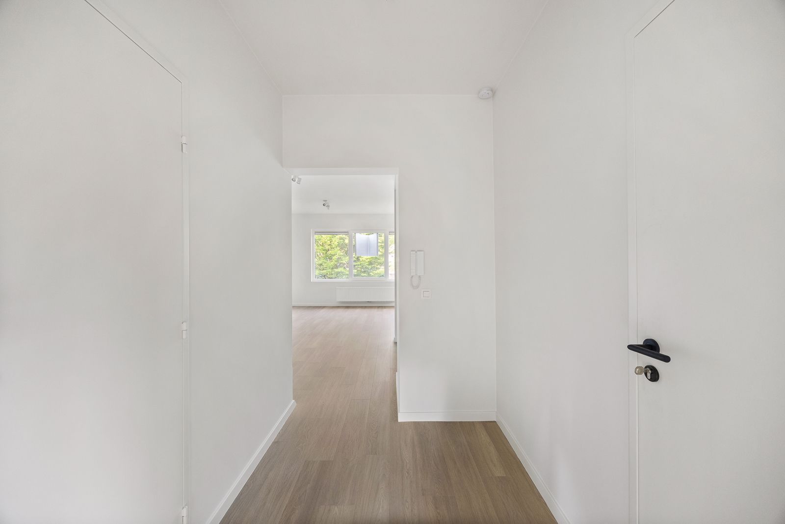 Instapklaar, energiezuinig appartement met 2 slaapkamers en garagebox foto {{pictureIndex}}