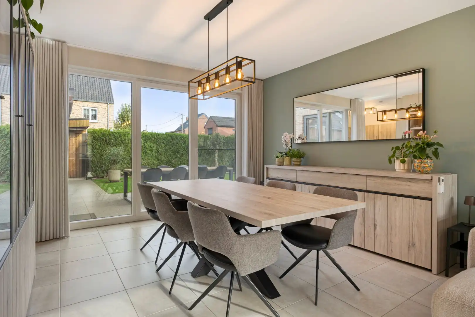 Recente instapklare woning met 3/4 slaapkamers, rustig gelegen te Ham ! foto 5
