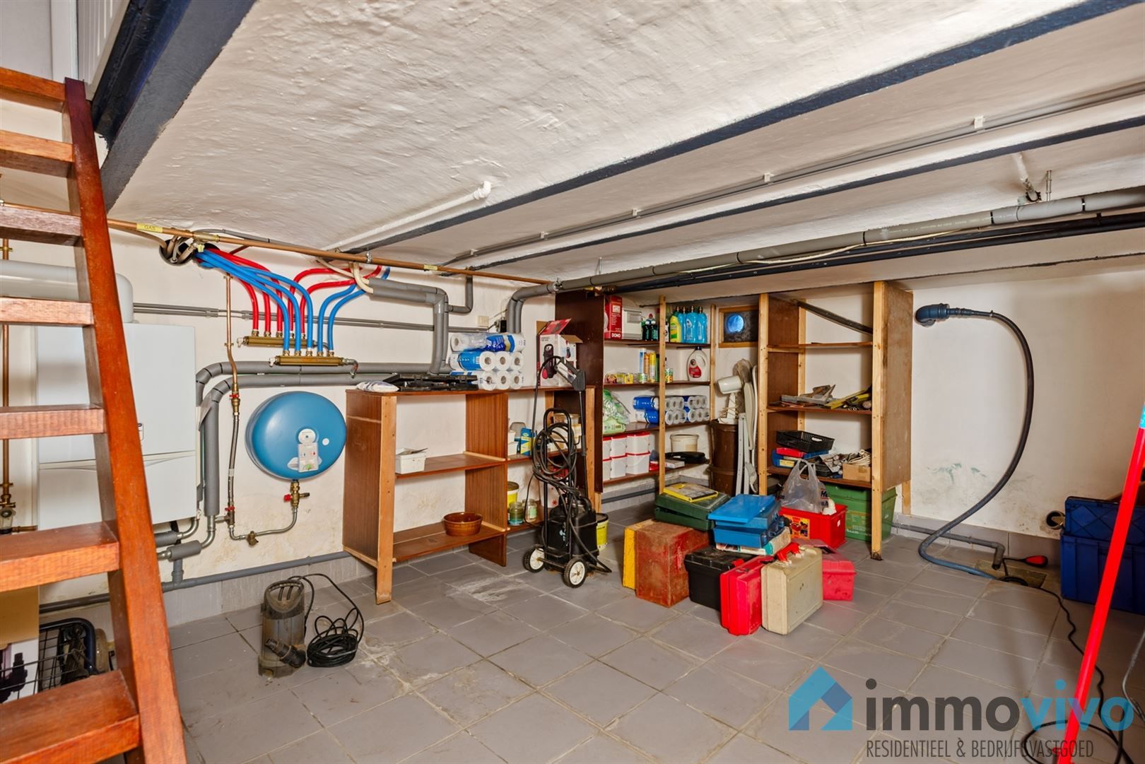 Leuke woning met renovatiepotentieel nabij het centrum foto 23
