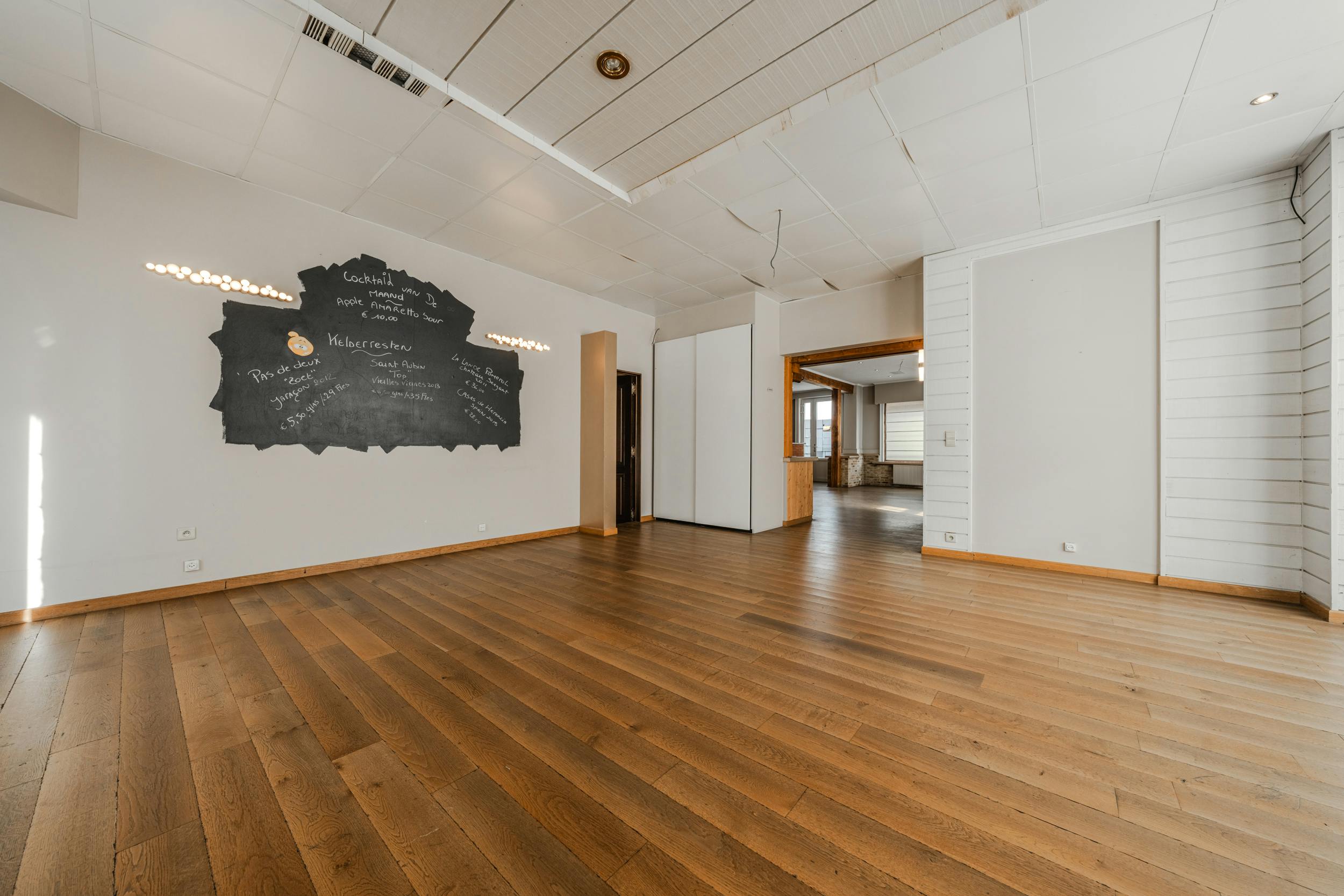 Goed gelegen handelspand met veel potentieel in Lombardsijde foto 7