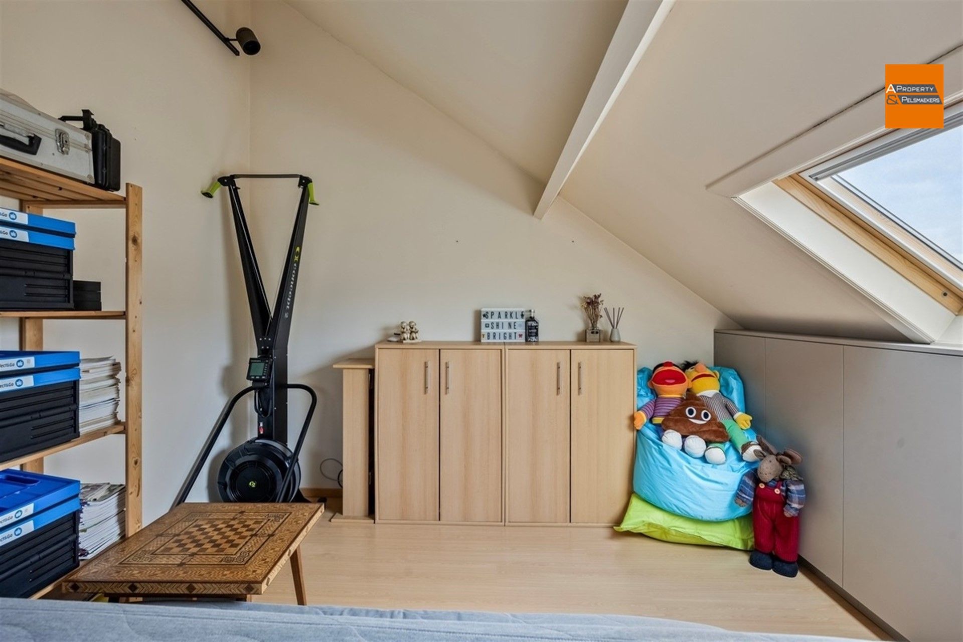 Gerenoveerde woning foto 28