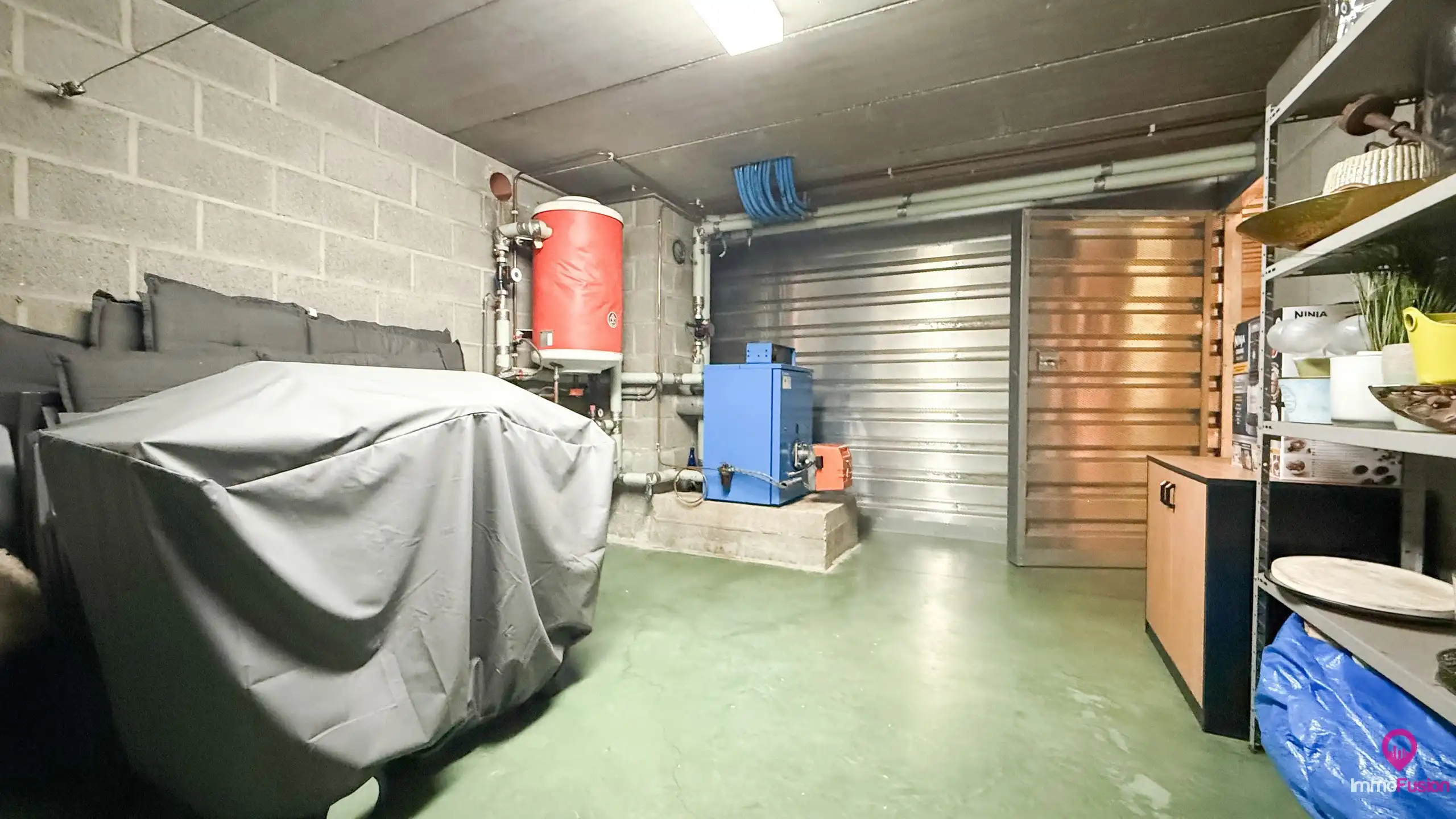 Instapklare gezinswoning met 5slpks, dubbele garage en tuin! foto 29