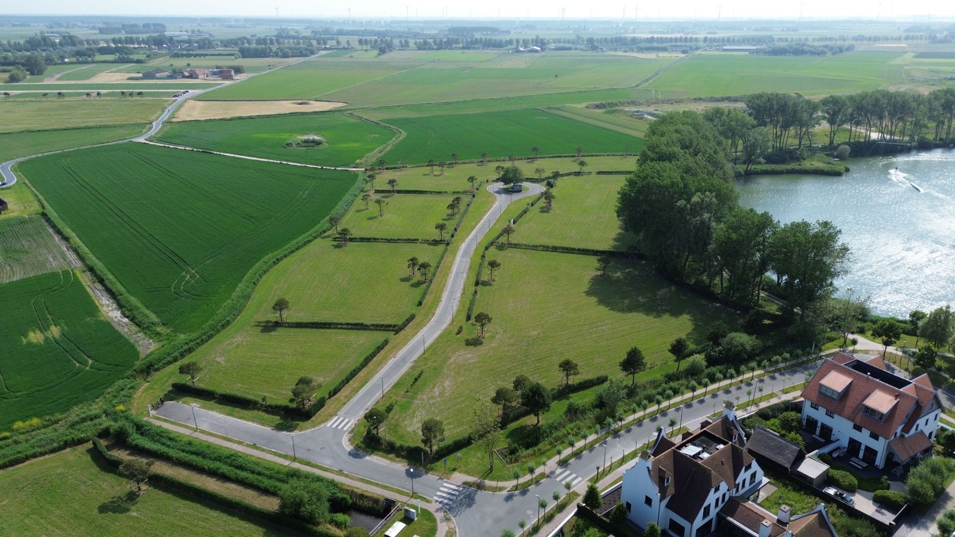 Prachtig bouwlot met zicht op het meer - Lot 4.04 foto 1