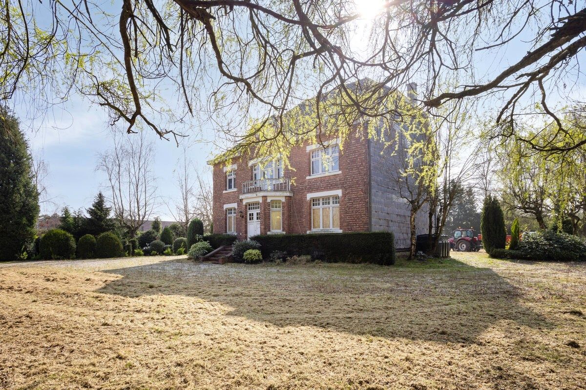Te renoveren karaktervolle herenwoning op een prachtig perceel van 56 are. foto 47