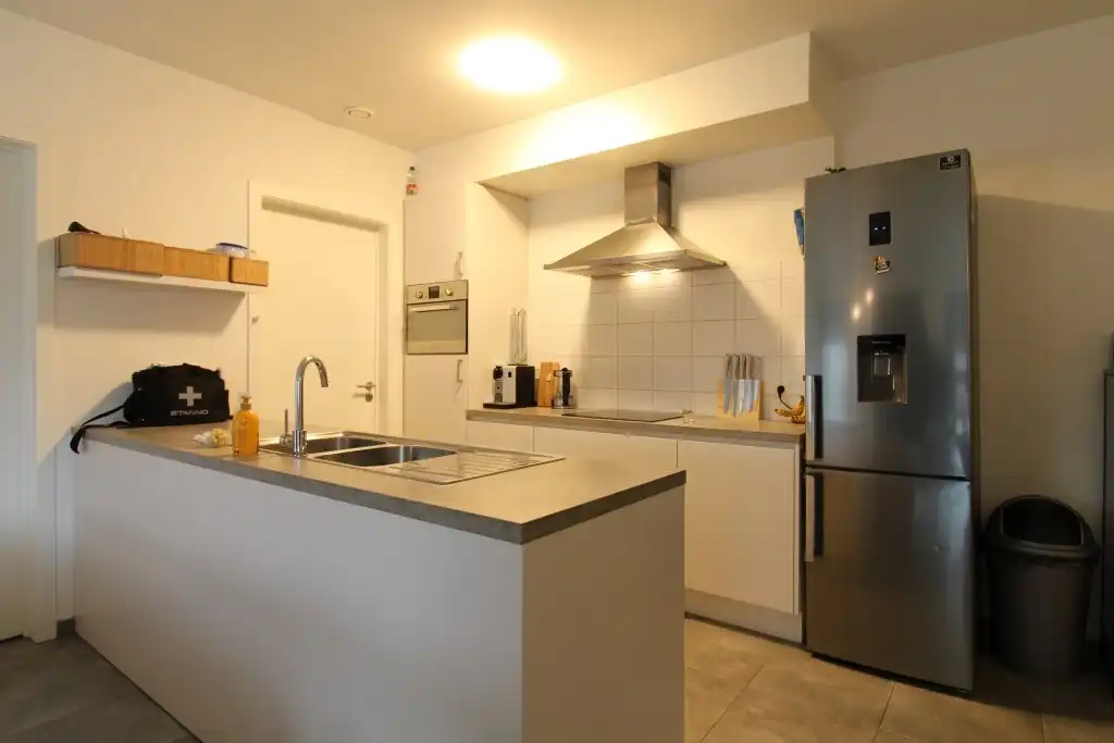 Prachtig appartement gelegen op de 1ste V met ondergrondse autostaanplaats en 2 fietsenstallingen.  foto 8