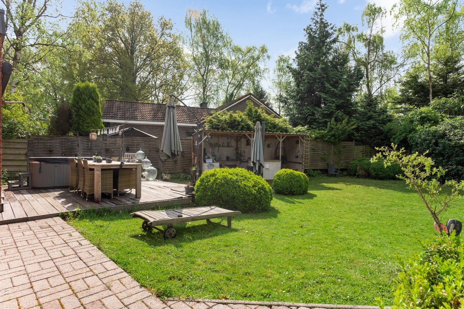 Charmante laagbouw met 4 slaapkamers en grote tuin in Schoten! foto 14