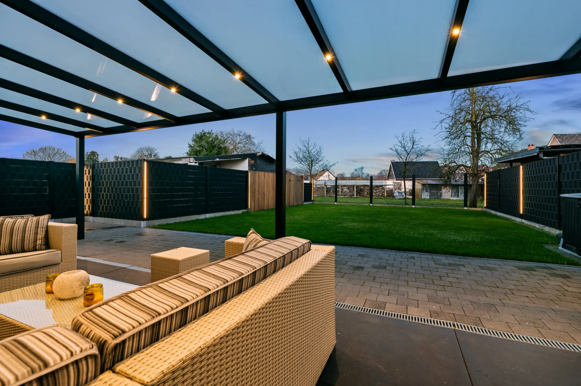 Rustig gelegen energiezuinige halfopen woning met 6 slaapkamers foto 26