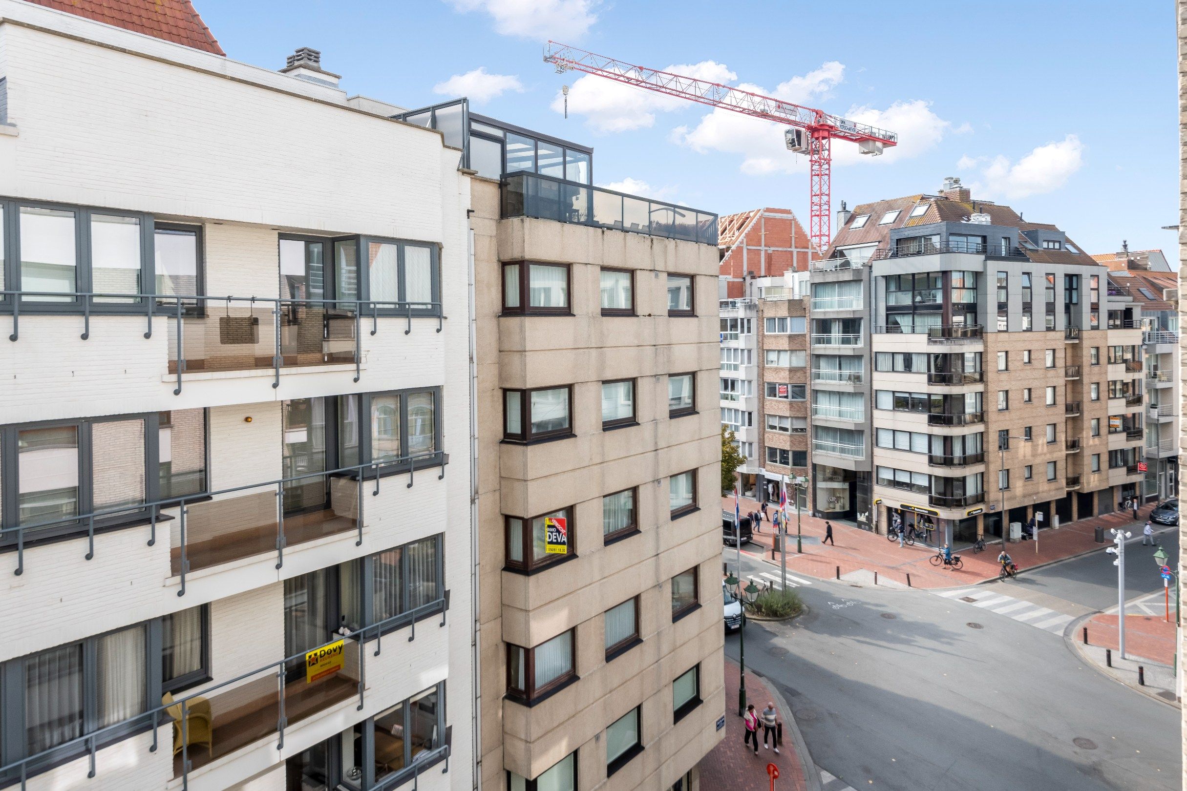 Gezellig appartement in een kleine residentie centraal gelegen vlakbij de winkels van de Lippenslaan. foto 11