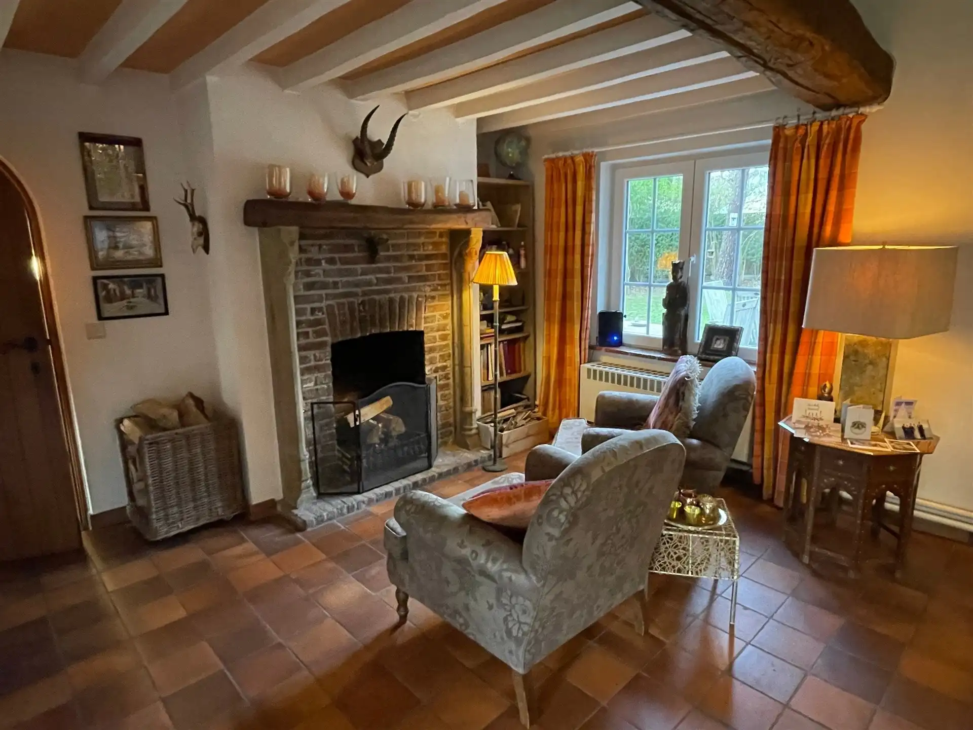 Prachtig midden in het groen gelegen villa in landelijke stijl met tuin en garage. foto 5