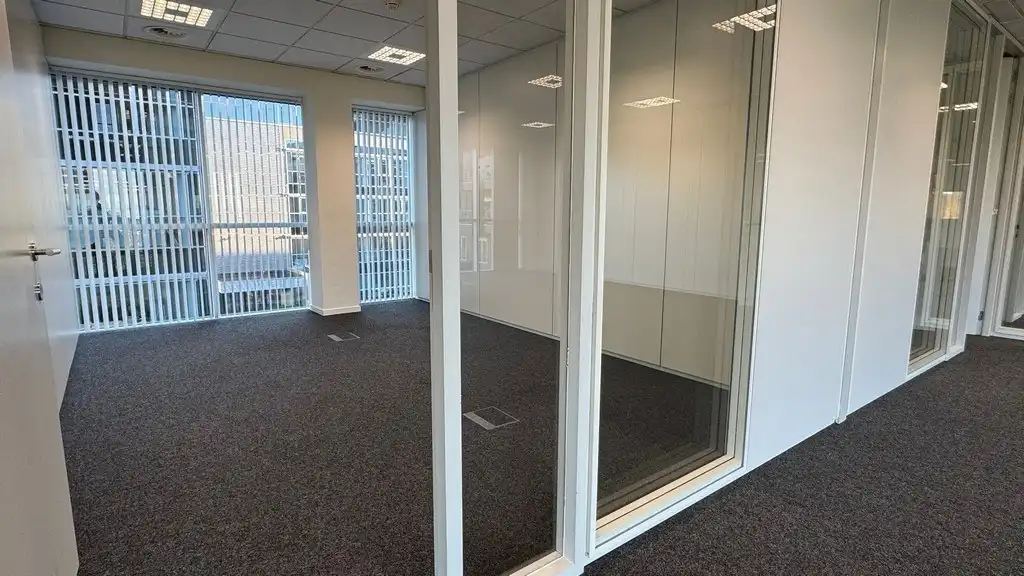 Standalone kantoorgebouw te huur langs R4 in Merelbeke-Melle foto 23