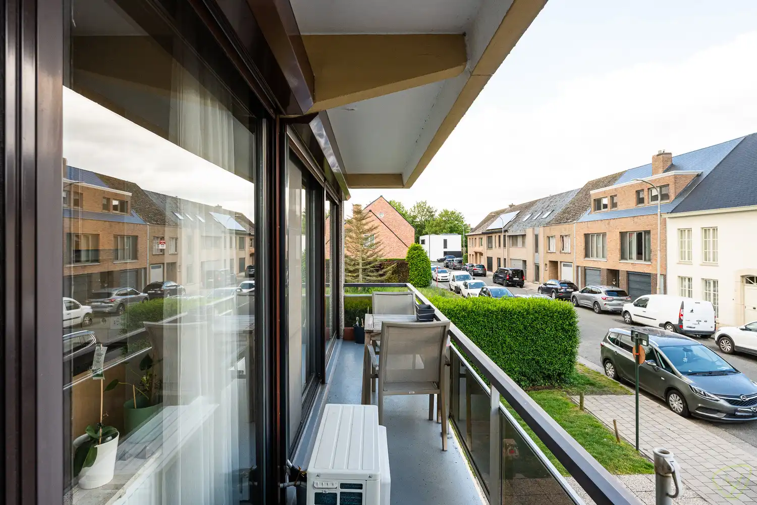 Prachtig en ruim hoekappartement in een rustige residentie nabij de Markt van Eeklo! foto 12