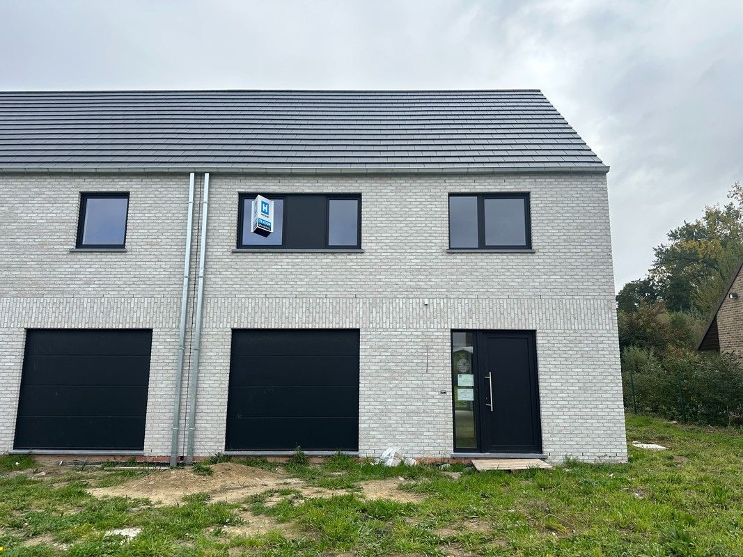 2 halfopen nieuwbouwwoningen te Merelbeke foto {{pictureIndex}}