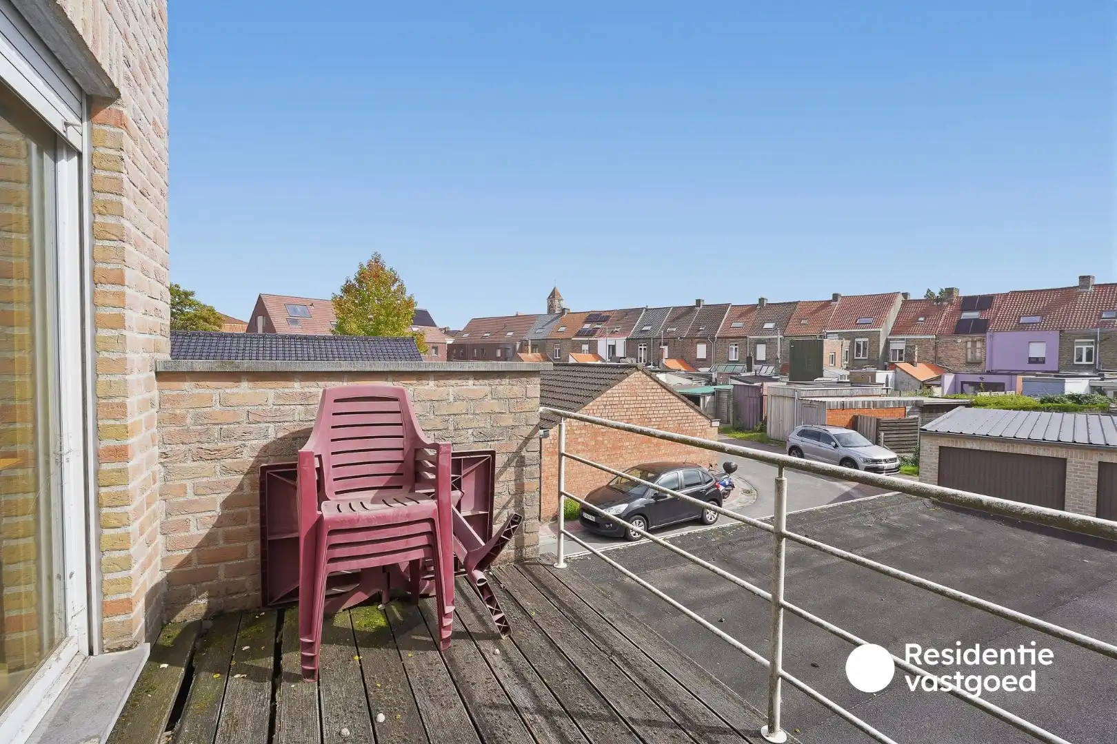 Opbrengsteigendom met 4 garages en autostaanplaats! foto 5