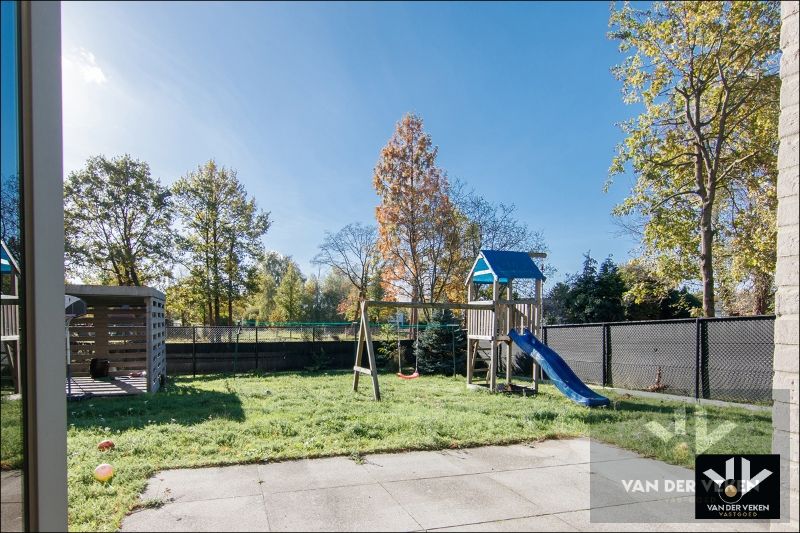 Moderne Gezinswoning aan de rand van de natuur foto 3