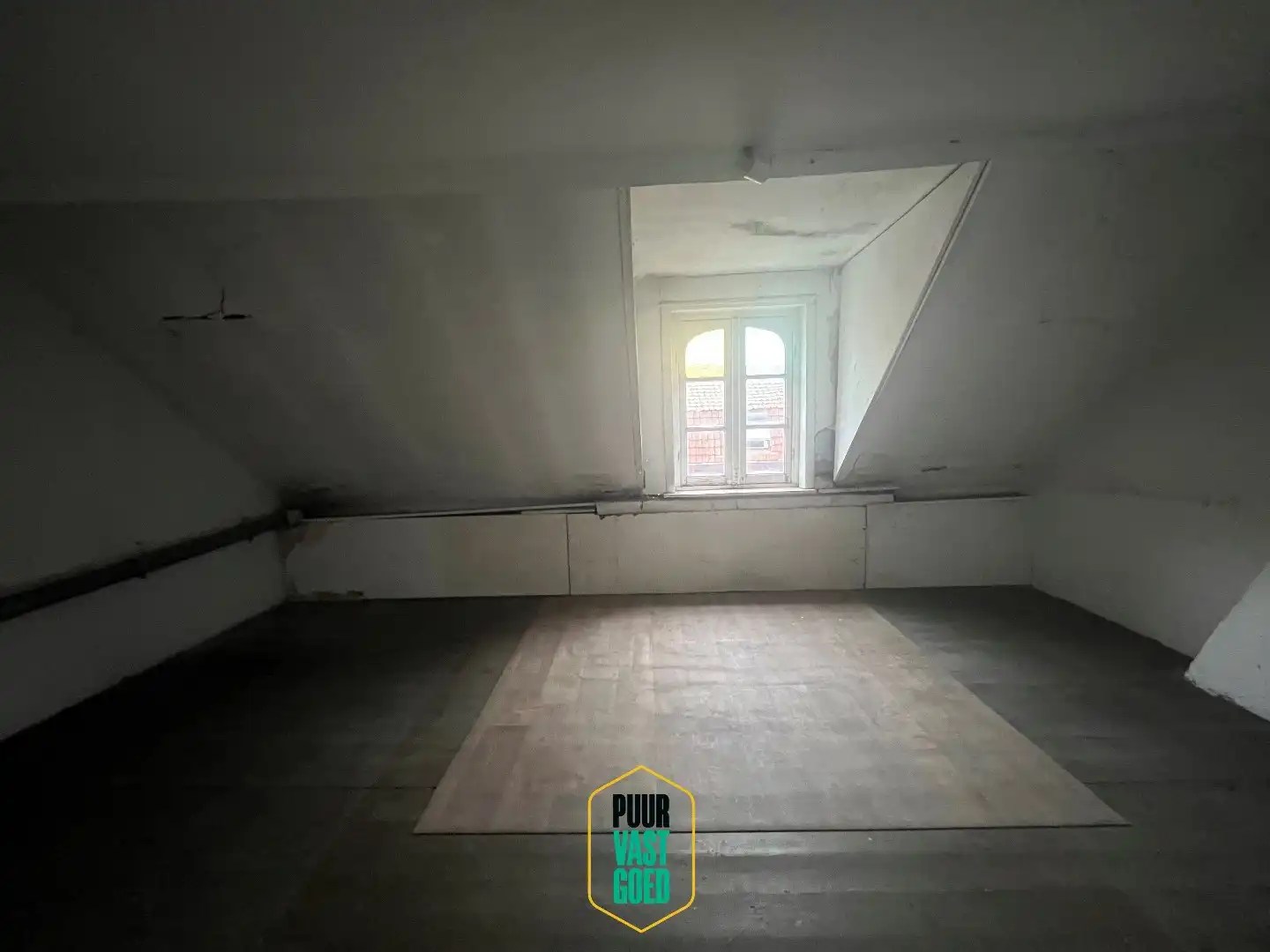 Op te knappen belle-époque woning met 'ziel' en een heel toffe tuin foto 17