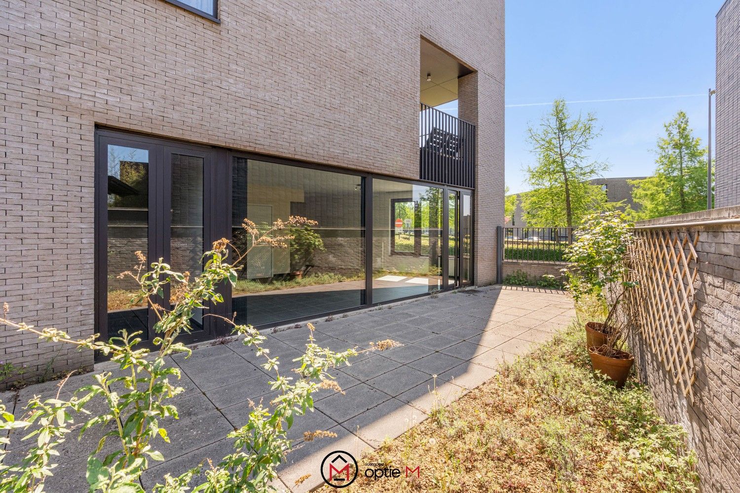 Gelijkvloers appartement met terras, tuin en kelder foto 3
