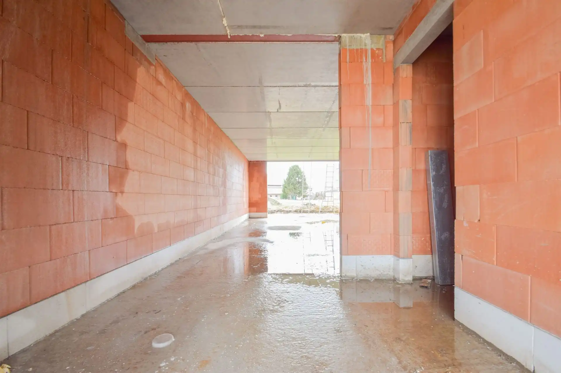 Nieuwbouwwoning met tuin & parking in een doodlopende straat foto 8