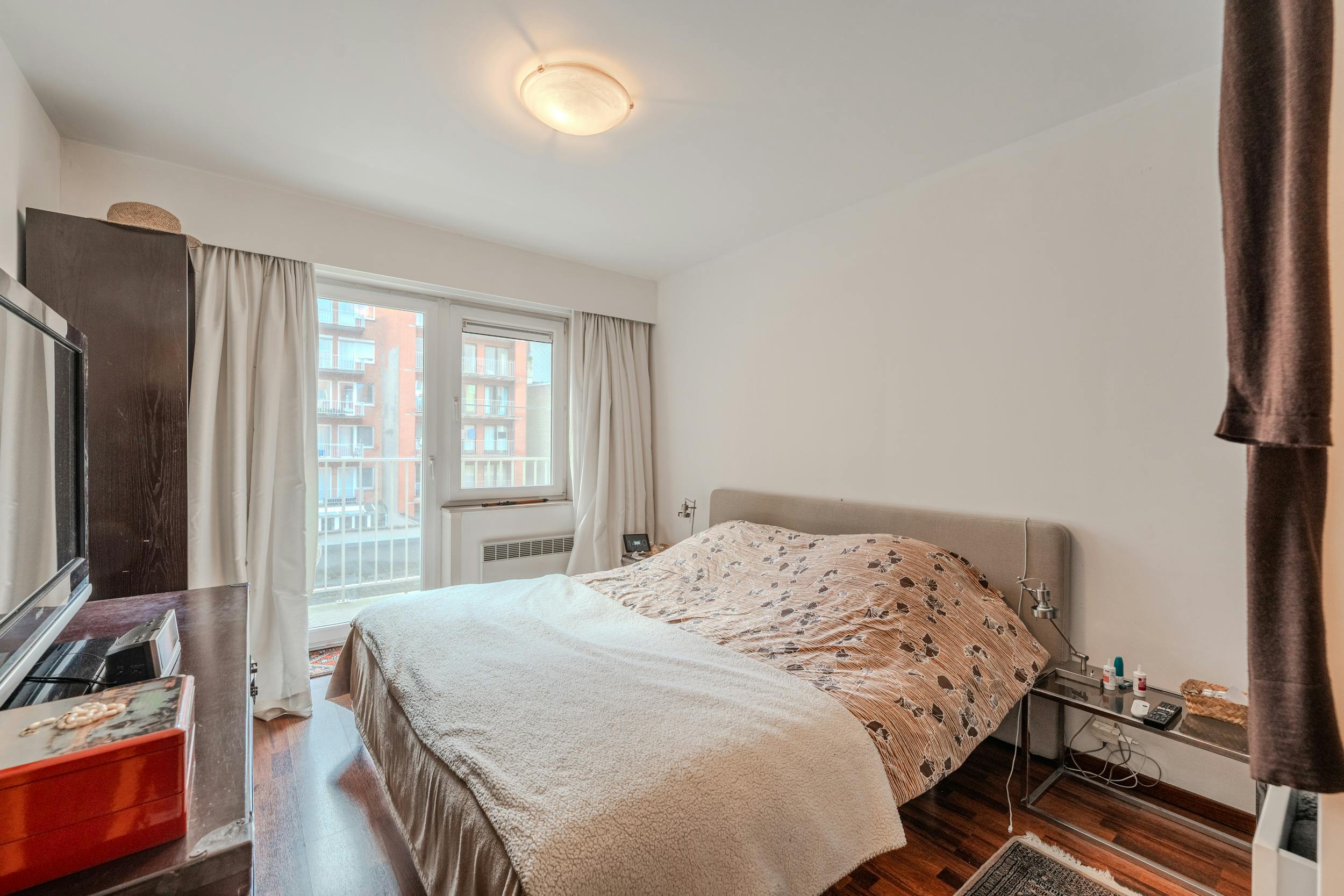 Appartement te koop met zijdelings zeezicht te Oostende foto 11