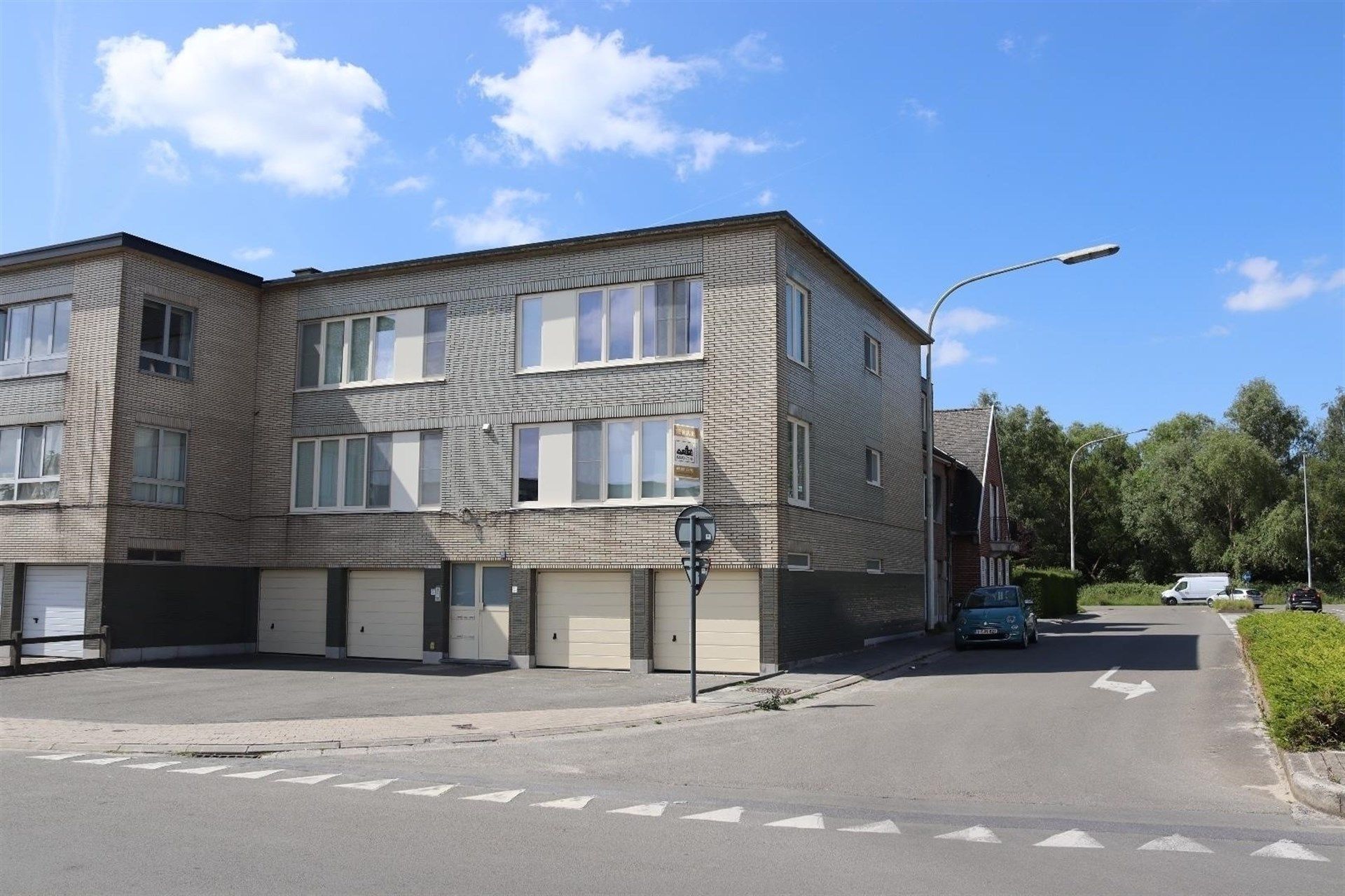 Gunstig gelegen 2 slaapkamer appartement. foto {{pictureIndex}}