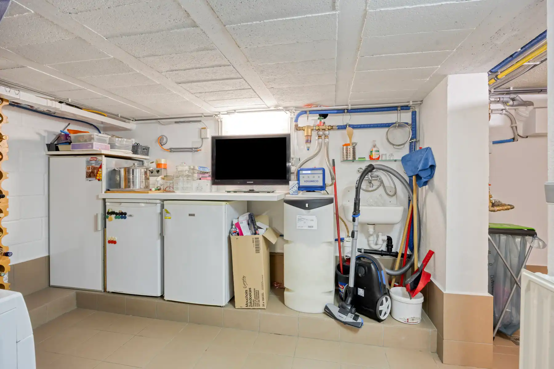 Gerenoveerde woning met 3 slaapkamers, 2 badkamers en garage foto 23