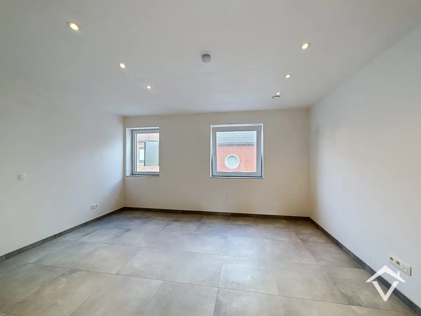 Centraal gelegen nieuwbouwwoning met 3 slaapkamers, tuin en overdekte autostaanplaats foto 18