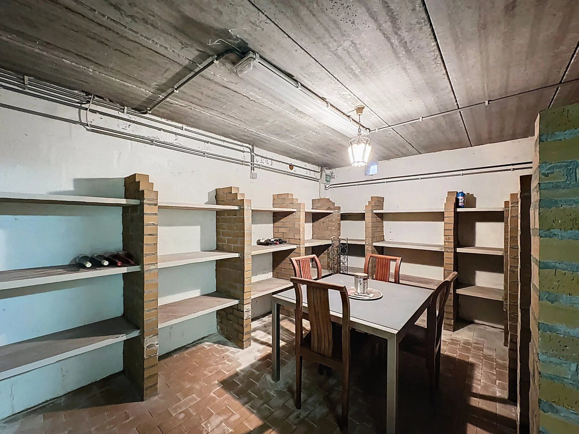 Mooie, vrijstaande woning gelegen op een perceelsgrootte van 9 are, met maar liefst 4 slaapkamers en een ruime dubbele garage. foto 37