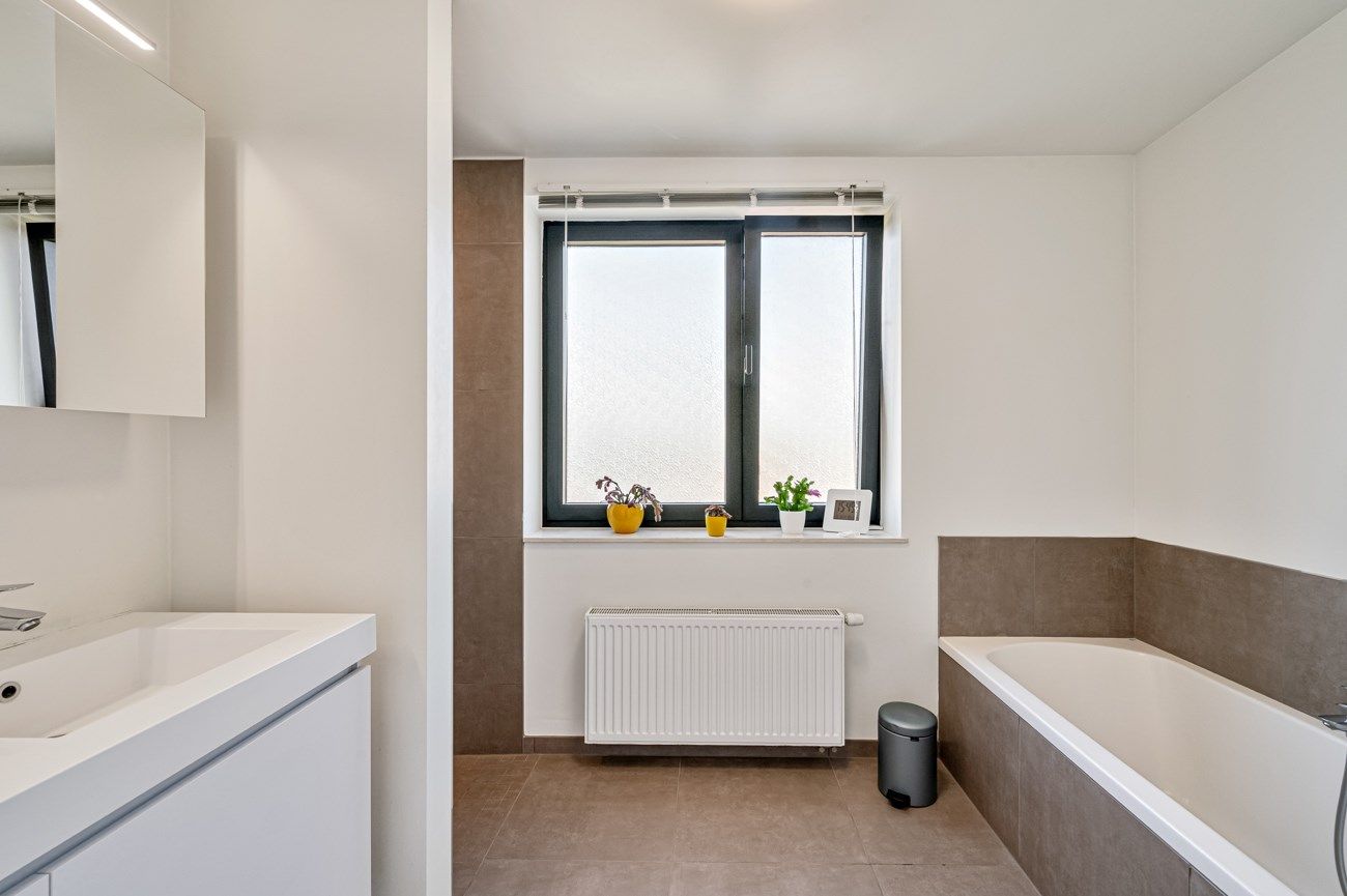 Instapklare woning met 4 slaapkamers en een eindeloos uitzicht foto 16