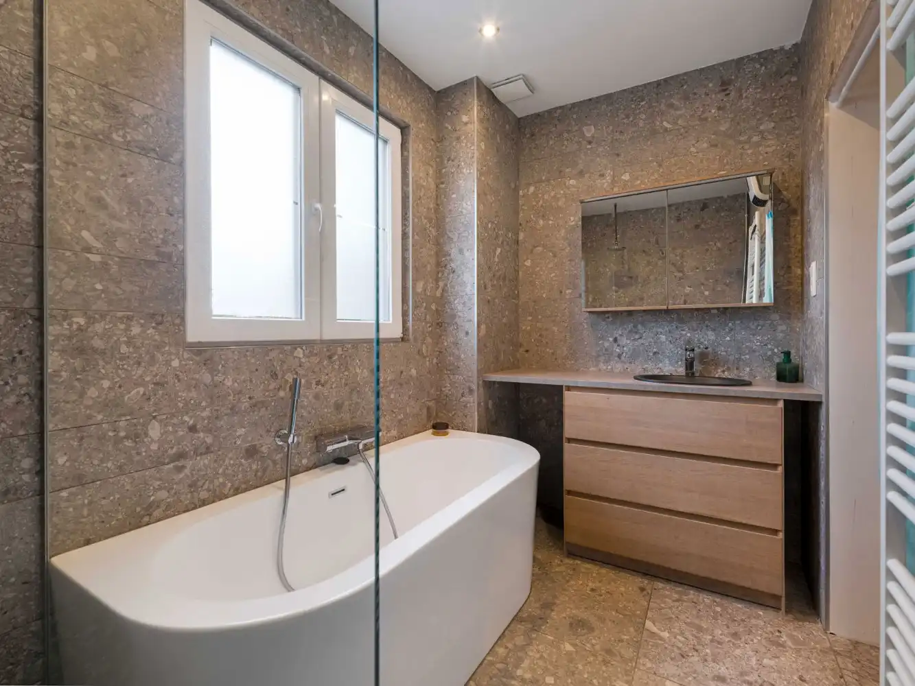 Ruime, instapklare woning met 3 à 4 slpk., inpandige garage en tuin foto 16