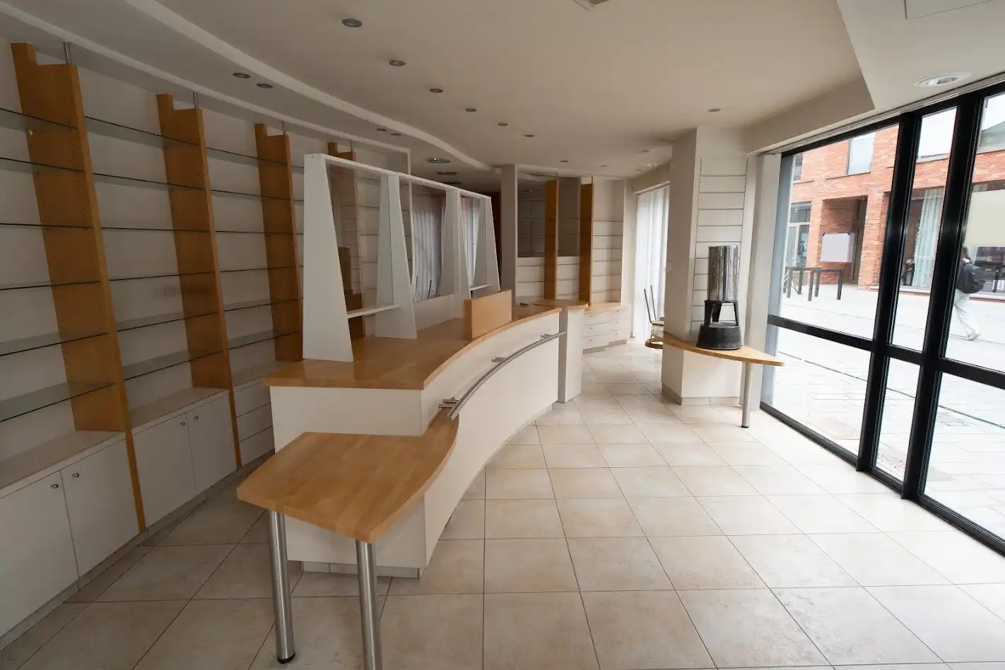 UITSTEKEND GELEGEN HOEKLOCATIE MET INDRUKWEKKENDE GEVELBREEDTE foto 2
