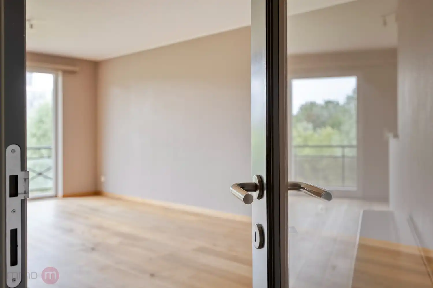 Ruim en lichtrijk appartement met twee terrassen en uitzicht op het Vijverpark aan de rand van Anderlecht 🌿 foto 3