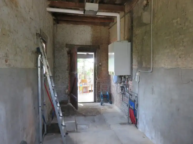 Totaal te renoveren woning op groot perceel van ca. 1270m² foto 27