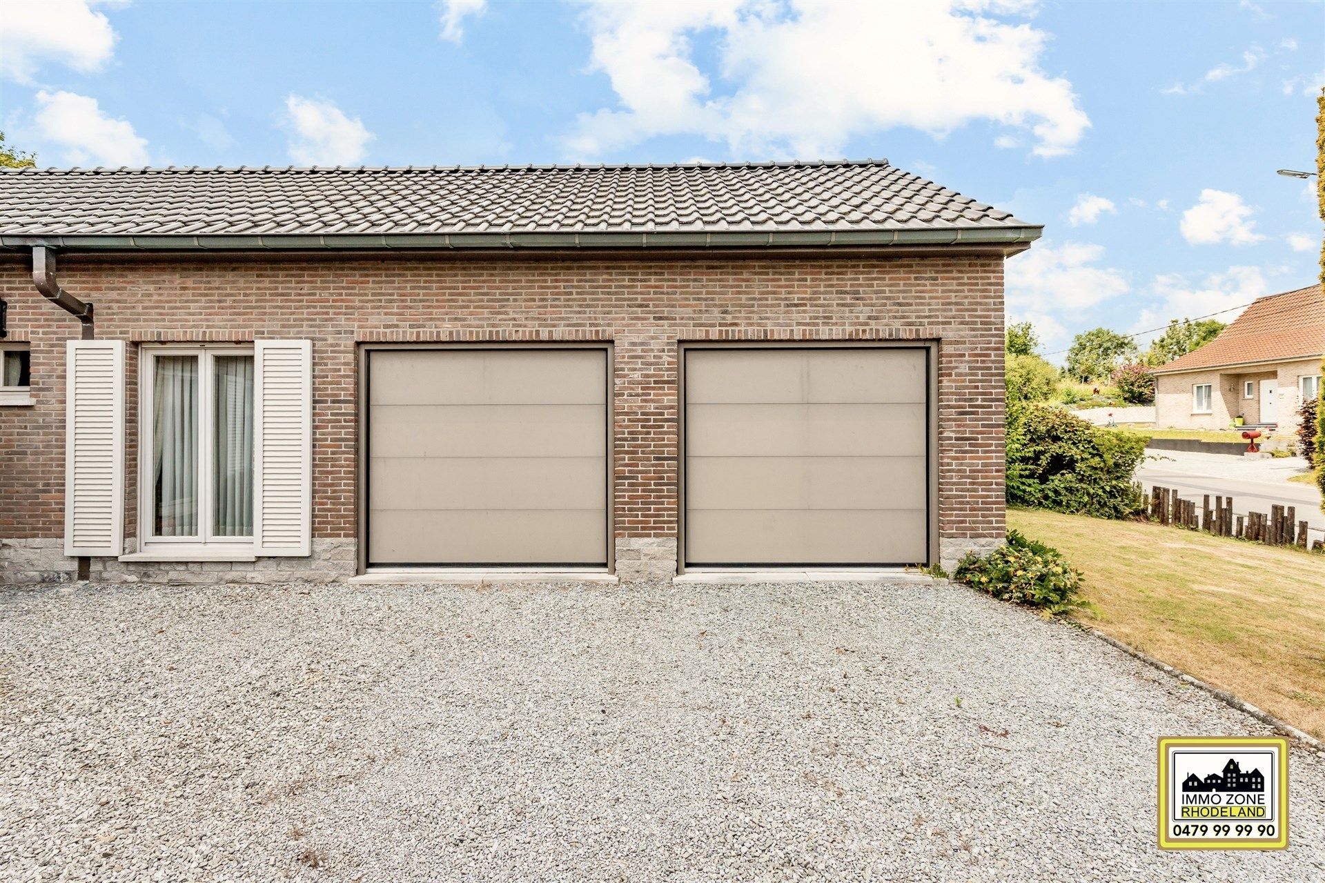 Riante bungalow met 4 slpks, dubbele garage en zonnige tuin foto 4