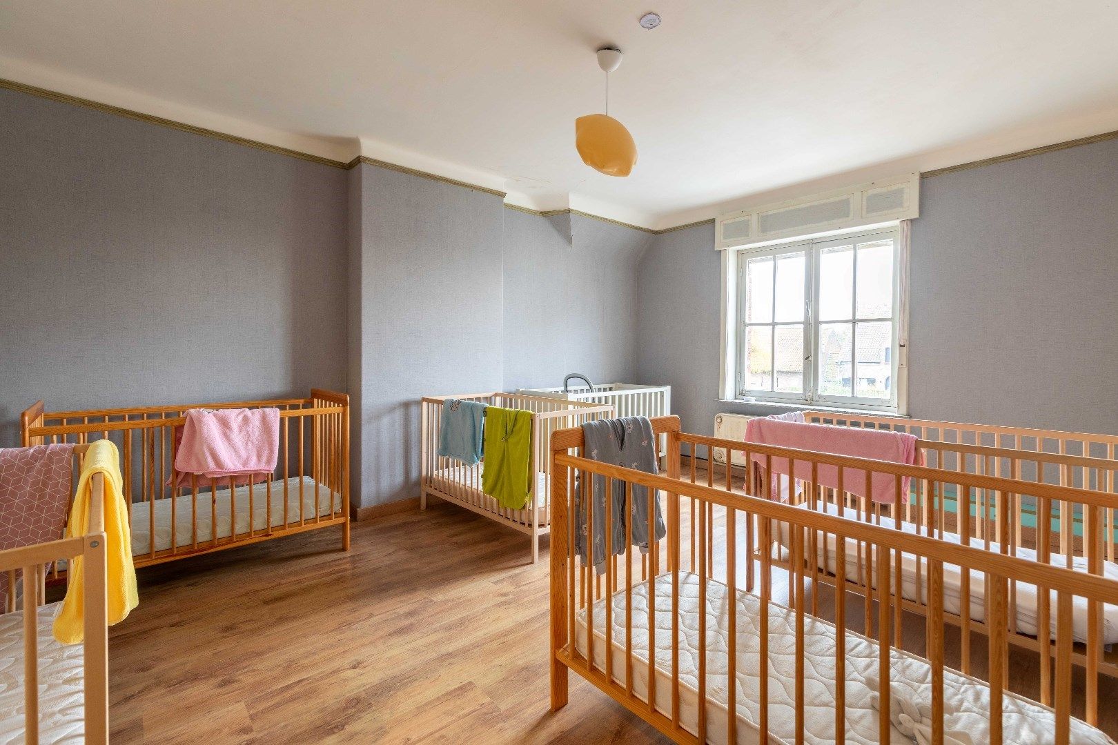 Verder te vernieuwen open bebouwing met mogelijkheid tot zes kamers, parking en tuin te Baliebrugge. foto 16