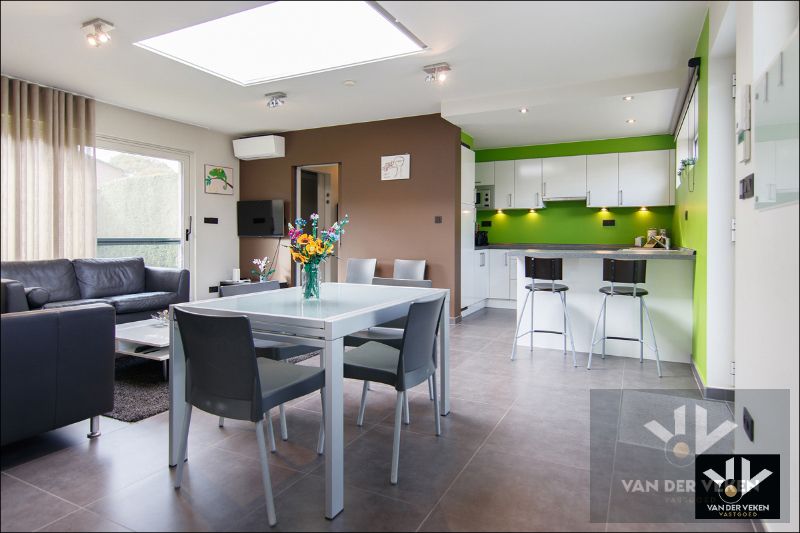 Luxueus afgewerkte en energiezuinige ruime woning met vier slaapkamers en guesthouse met tal van mogelijkheden op centrale (maar toch bosrijke!) locatie te As foto 28