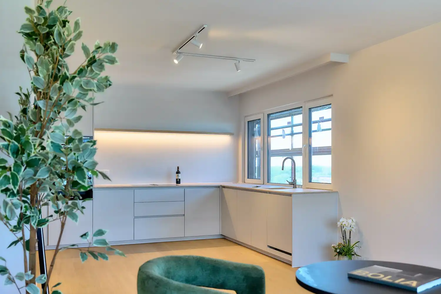Hoogwaardig gerenoveerd appartement met 3 slaapkamers en uitzicht over Gent foto 7