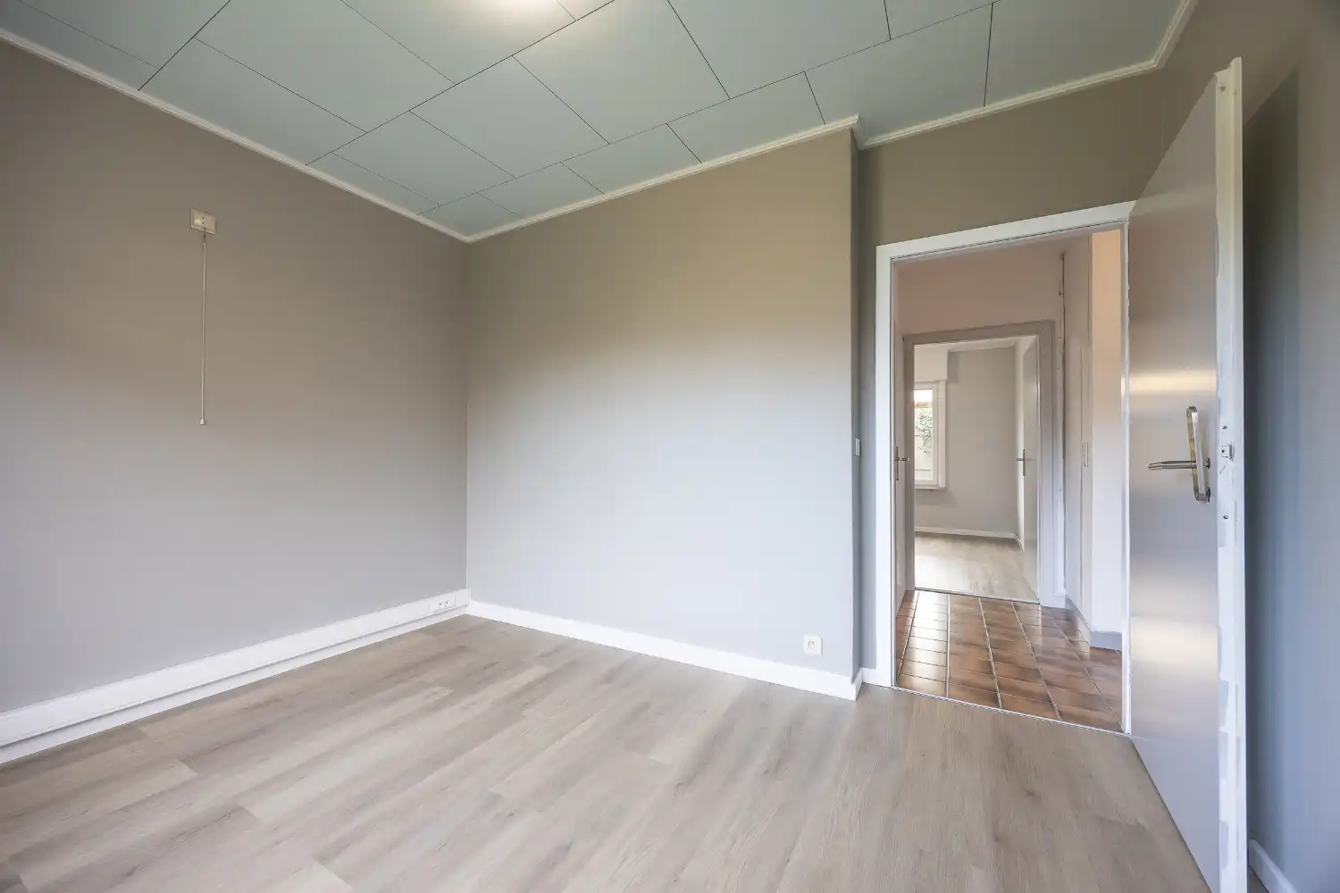 Te renoveren bungalow met potentieel in Jabbeke foto 10