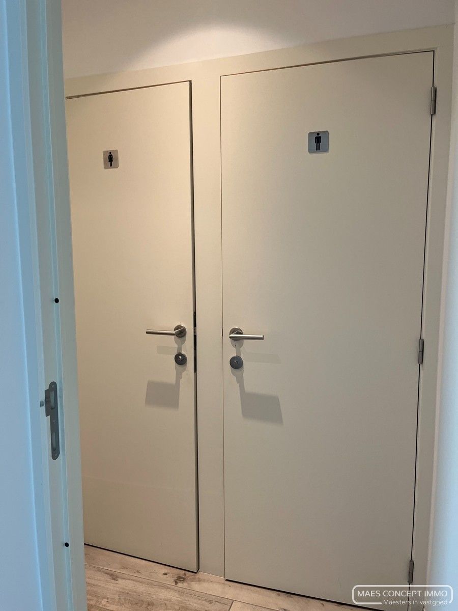 Centraal gelegen kantoor/praktijk/handelszaak te huur in Anzegem foto 9