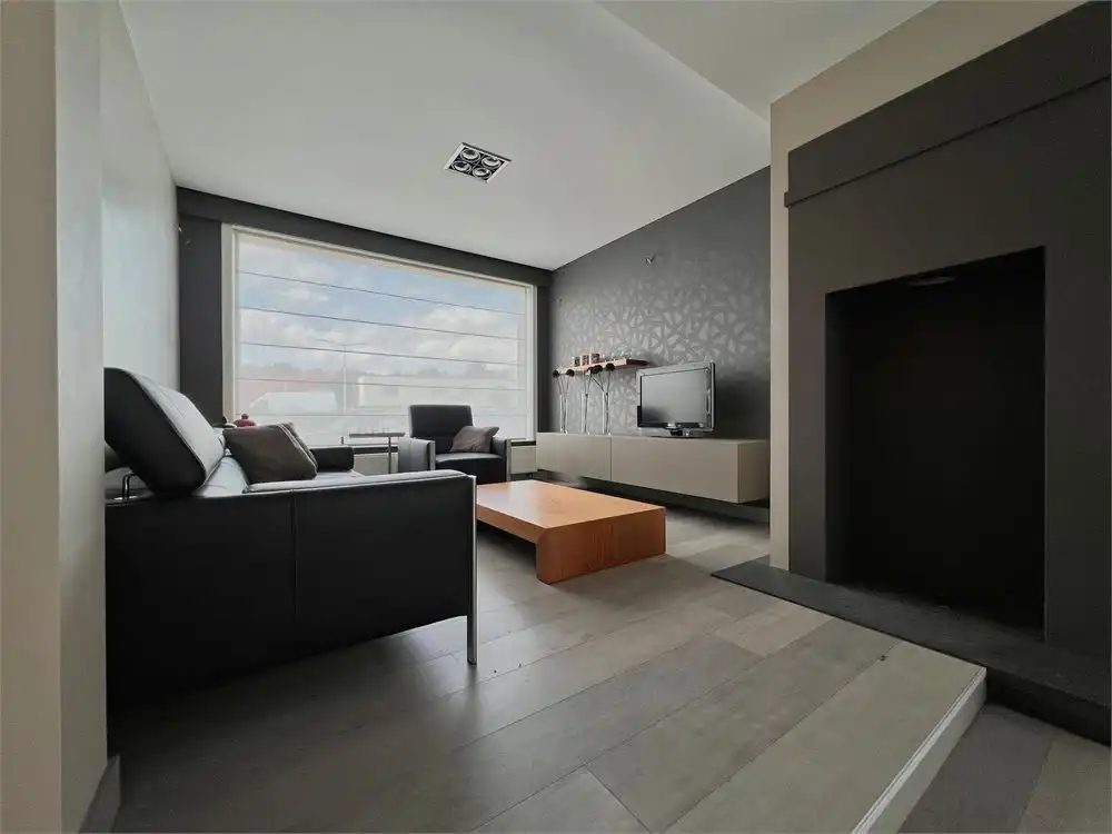 Prachtig vernieuwde gezinswoning in hartje Torhout foto 2