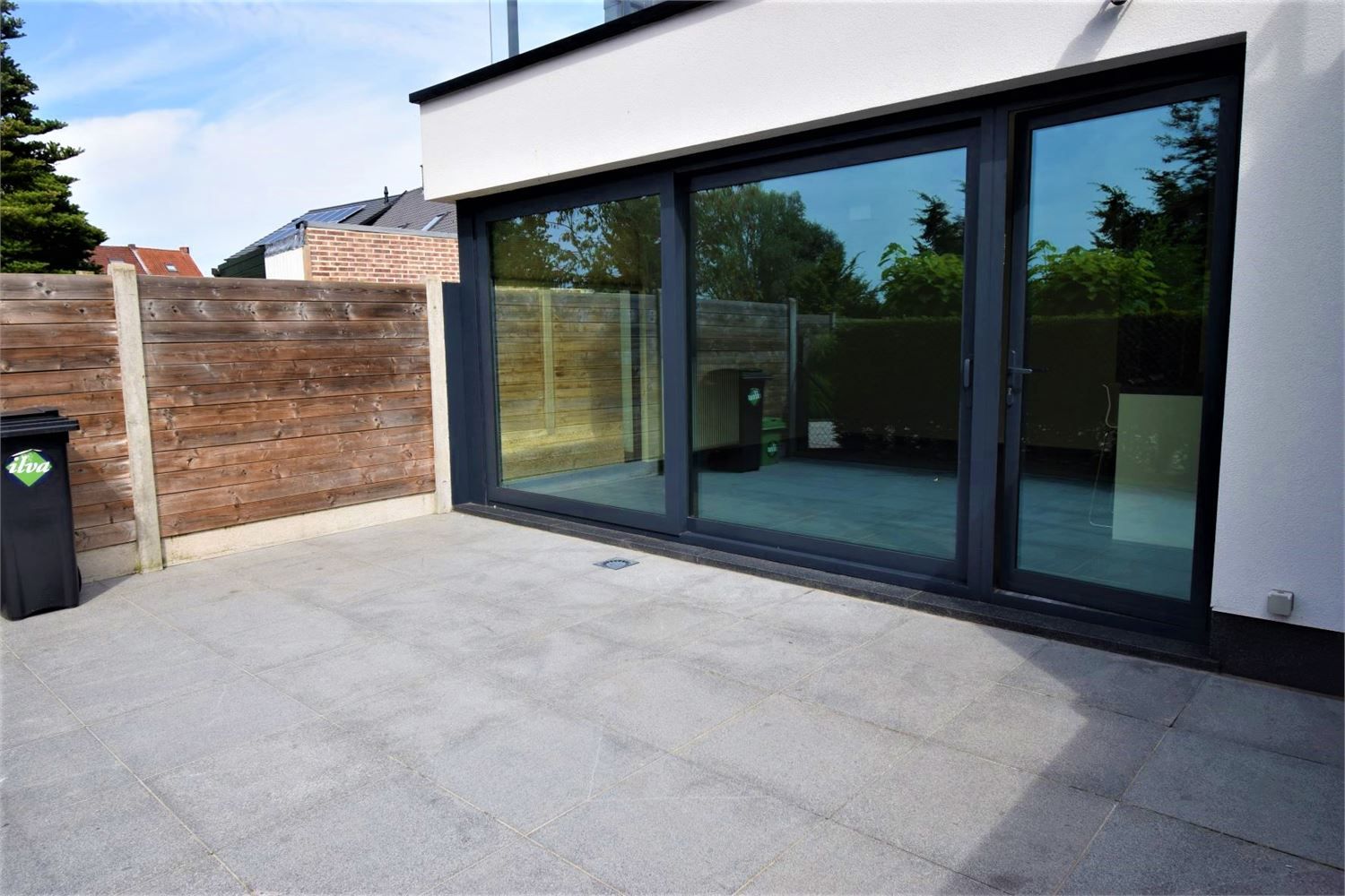 Gelijkvloers app. met ruim terras (26,95m²) en 2 parkingplaatsen foto 10