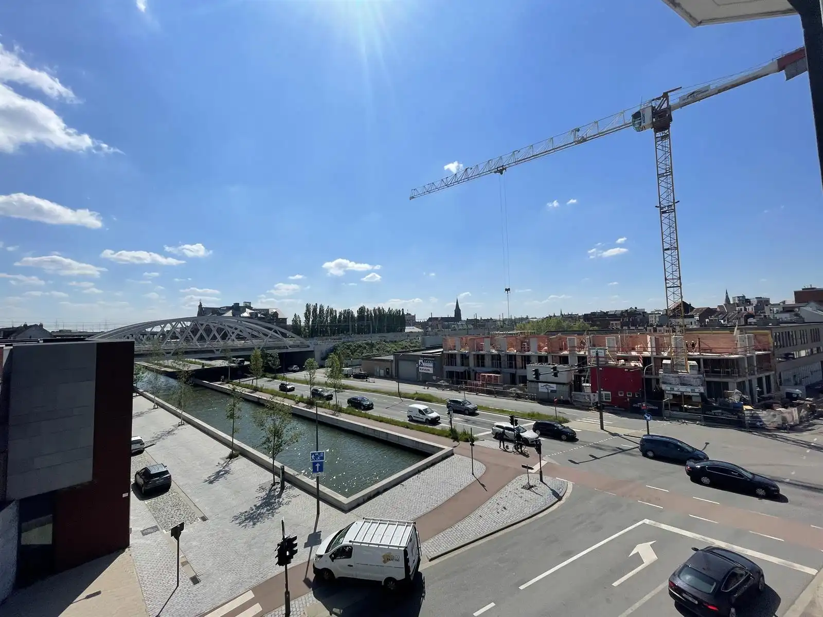 Hoekkantoor te huur met panoramisch uitzicht over de stad foto 13