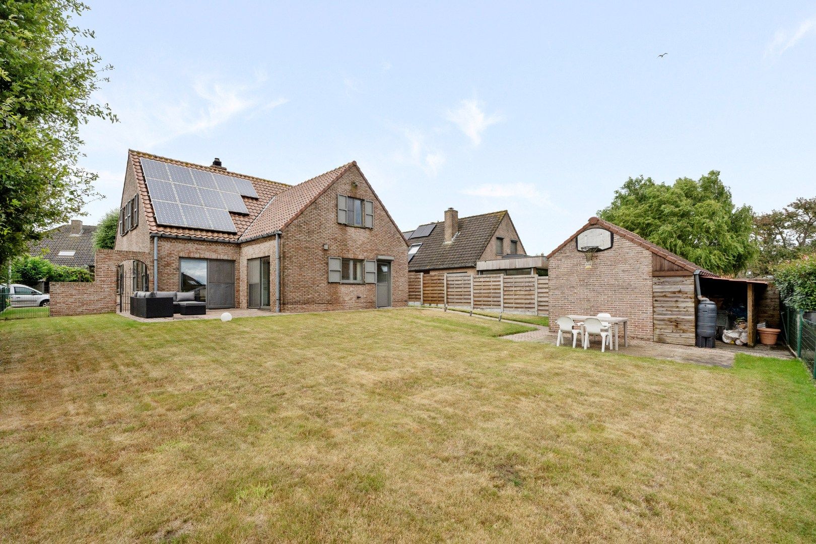 Ruime open woning met 4 slaapkamers, garage en zuidgerichte tuin in Klerken foto 2