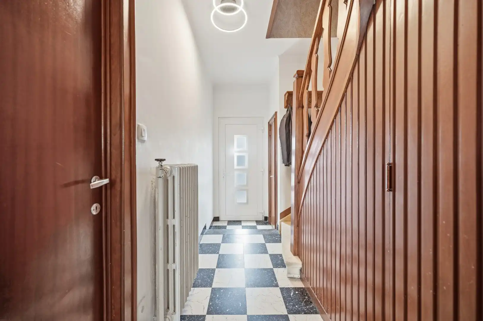 Instapklare rijwoning in een rustige straat te Tienen foto 4