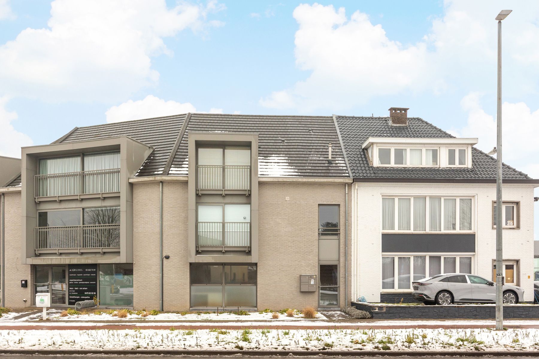 Instapklare kantoor- of praktijkruimte met parking – 86 m² foto {{pictureIndex}}