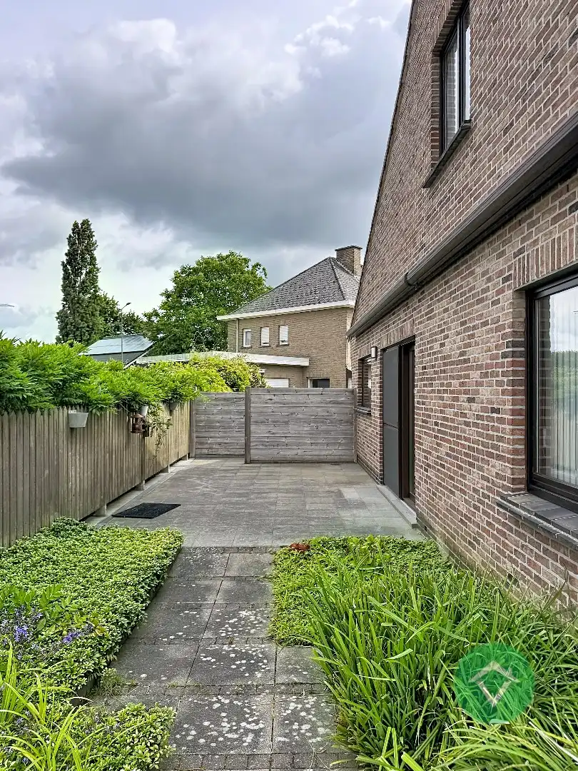 Instapklare gezinswoning met garage, carport en zonnige tuin in Scheldewindeke (Oosterzele) foto 27