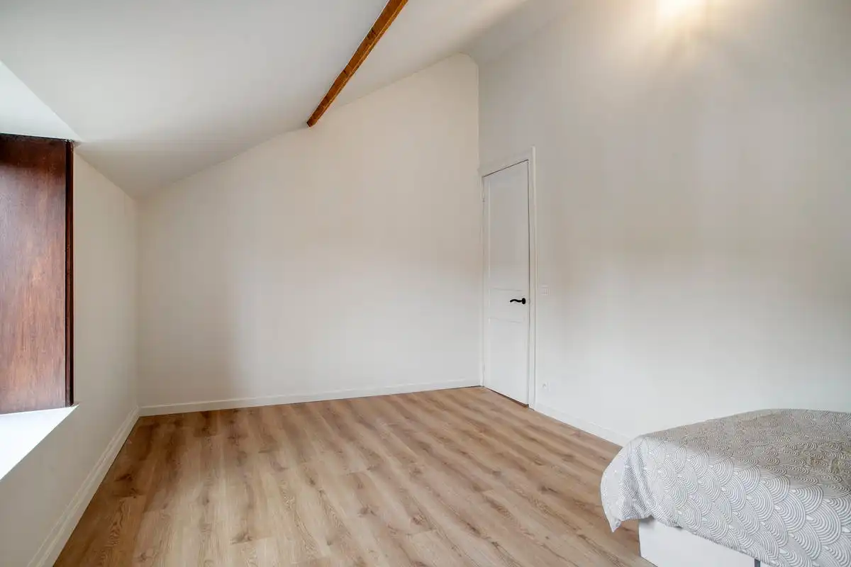  Prachtig vernieuwde woning te koop in centrum Kortrijk foto 15