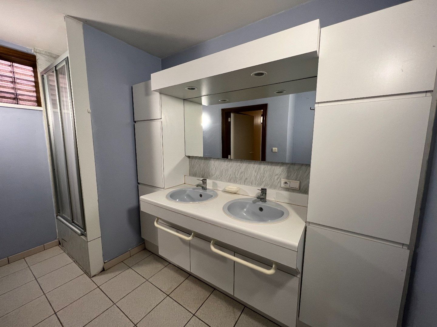 GEZELLIG GELIJKVLOERS APPARTEMENT TE HUUR IN LANGEMARK foto 8