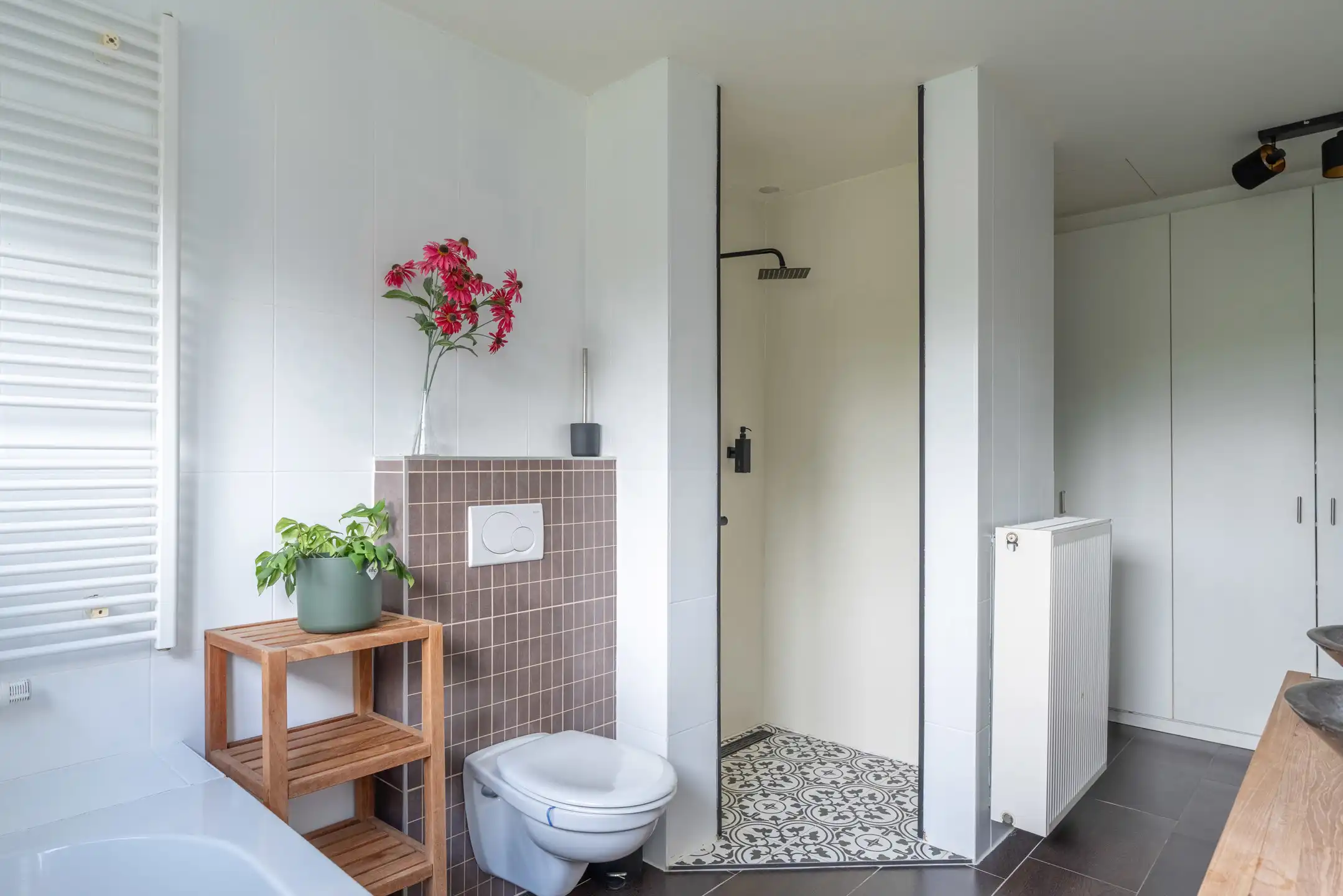 Instapklare 3 slaapkamerwoning met bureau en tuin te Turnhout foto 13