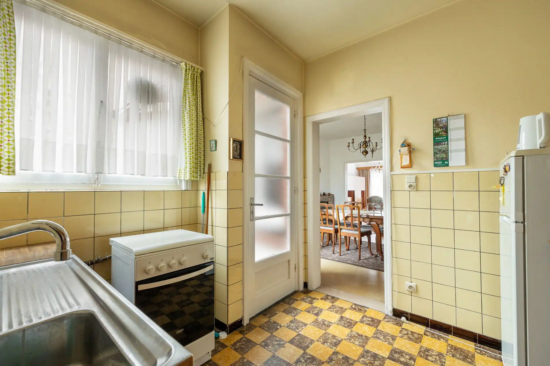 Te renoveren woning met potentieel in de Letterkundestraat! foto 9