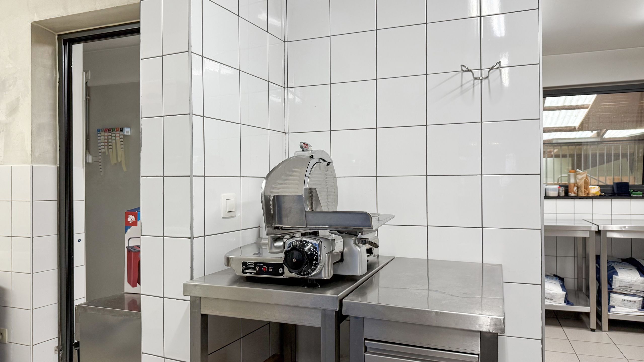 Horecapand met volledige inrichting op goed gelegen locatie! foto 29